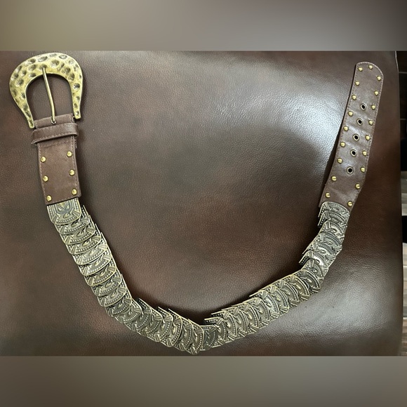 Medallion Belt - Picture 2 of 3